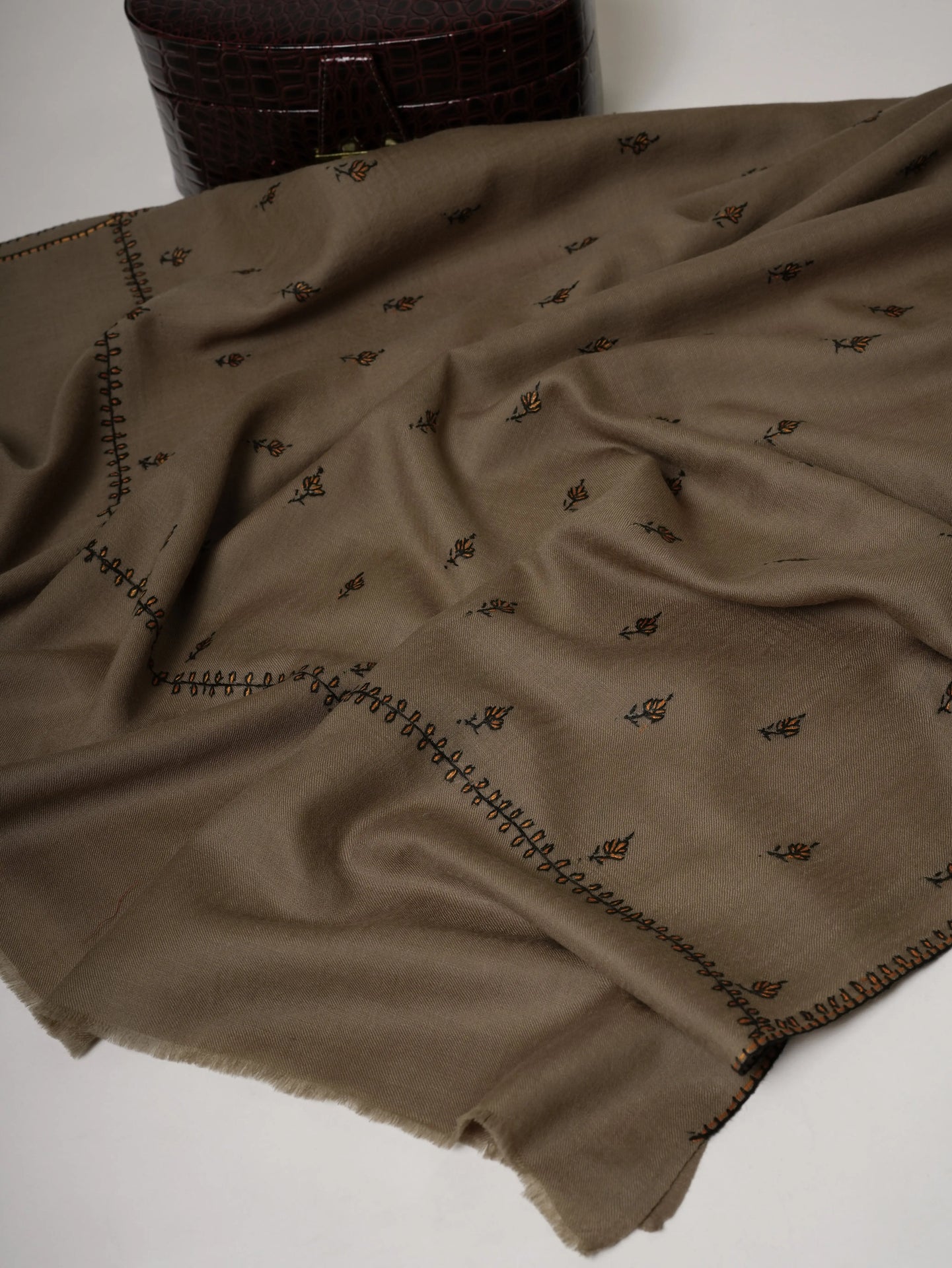 Machie Buteh Hand Embroidered Fine Wool Shawl Shahkaar