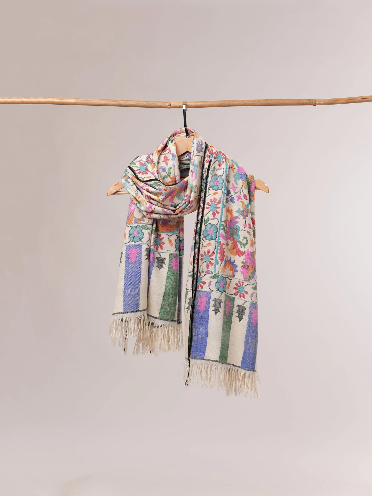 Natural White Floral Handwoven Kani Pashmina Shawl Shahkaar.com