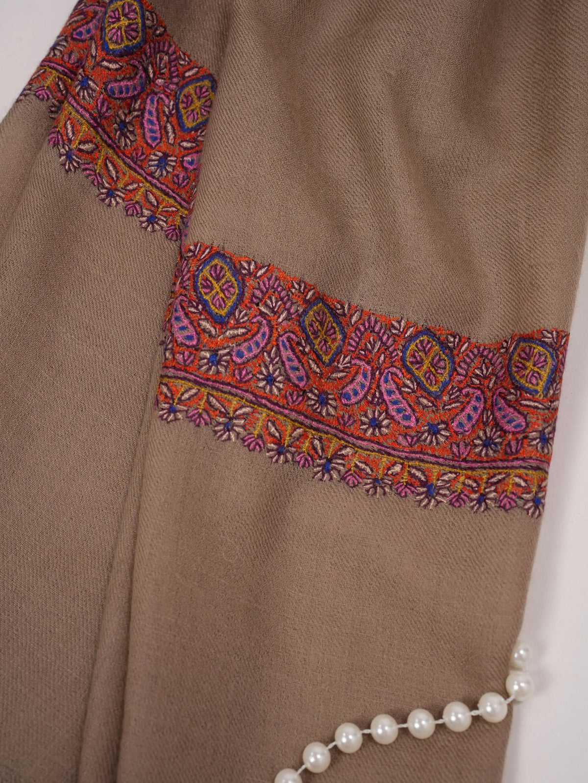 Kashmiri Beige Handwoven Pashmina Shawl with Neemdaur Sozni Work Shahkaar.com