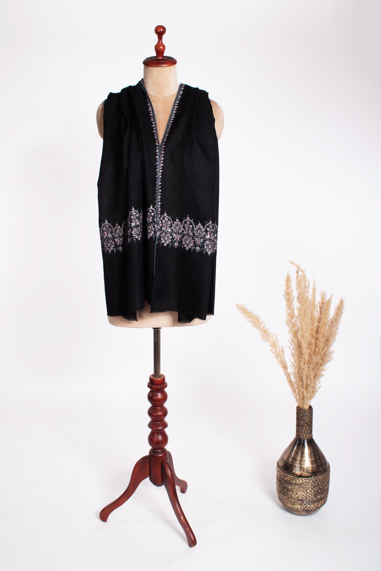 Black Palla Embroidered Cashmere Wrap - BUXTON