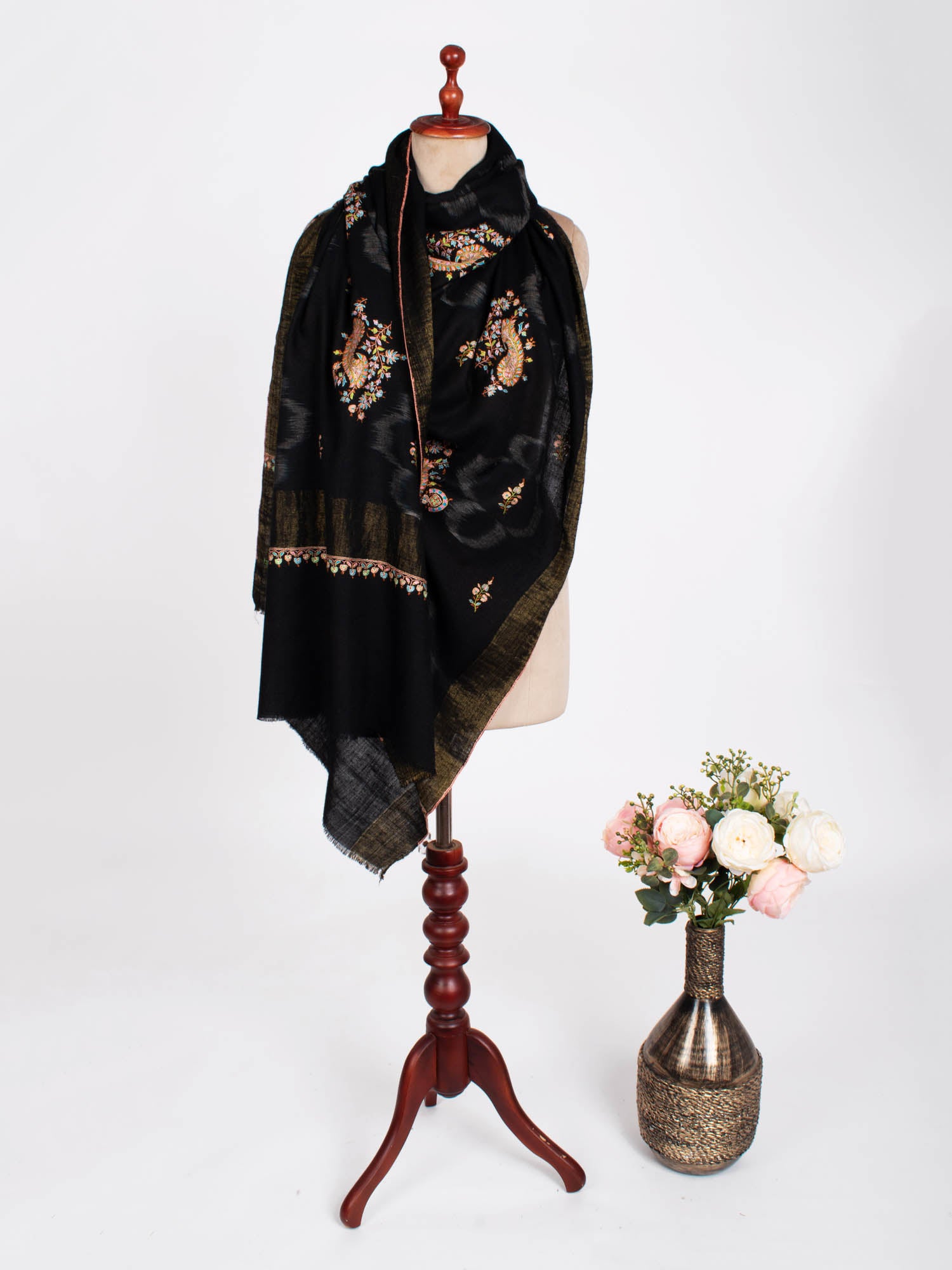 Châle Pashmina Cachemire Noir avec Bordure Zari Dorée - SAN MATEO