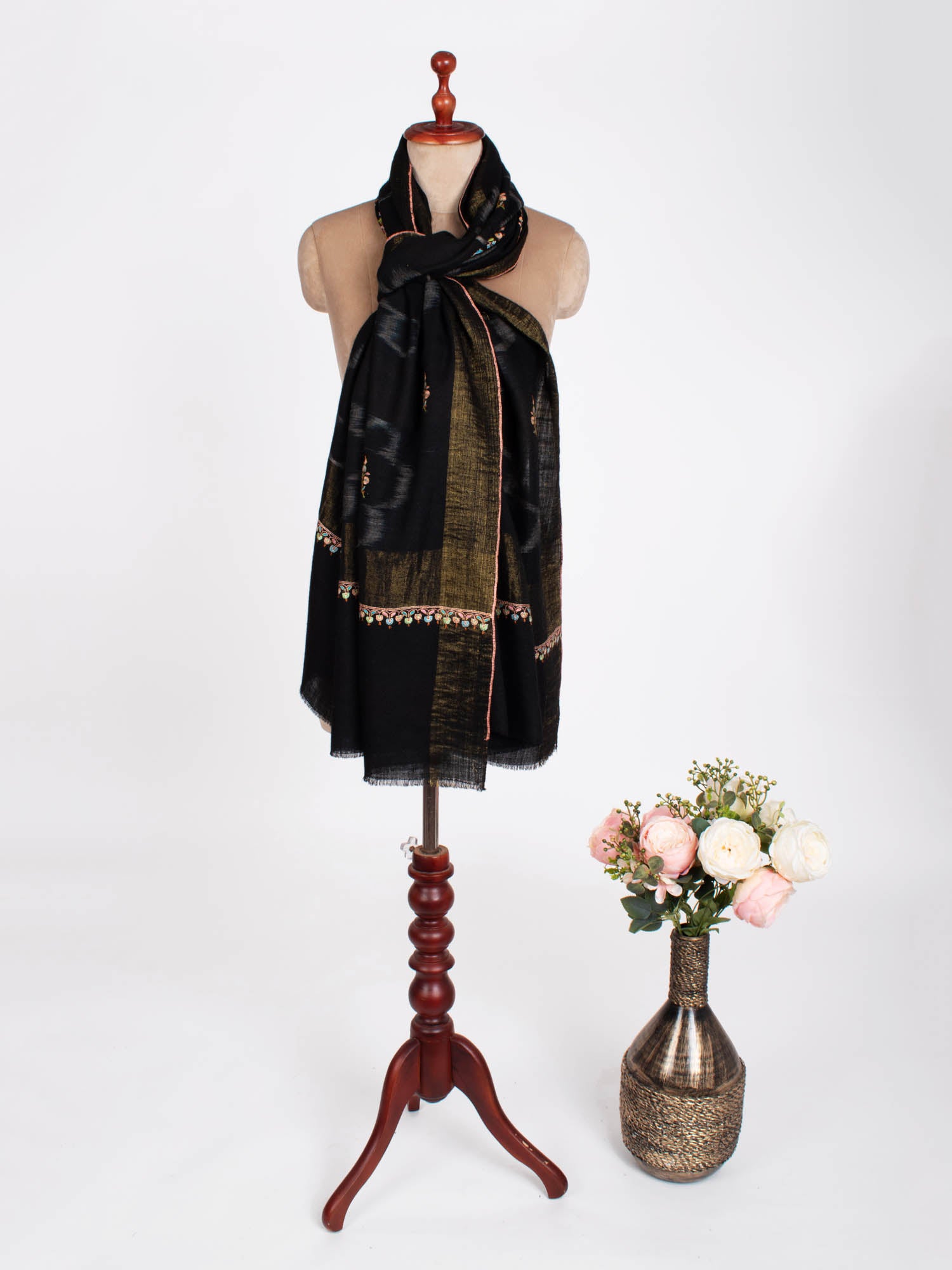 Châle Pashmina Cachemire Noir avec Bordure Zari Dorée - SAN MATEO