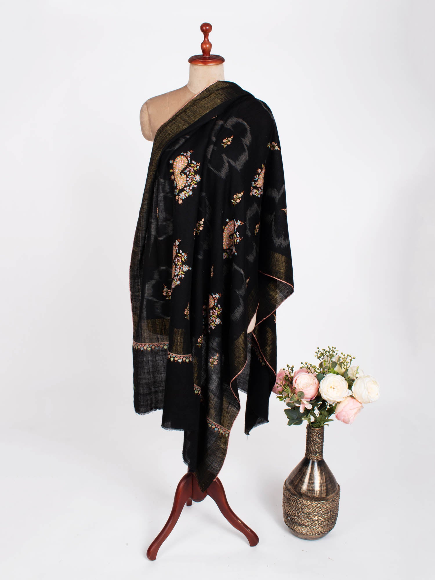 Châle Pashmina Cachemire Noir avec Bordure Zari Dorée - SAN MATEO