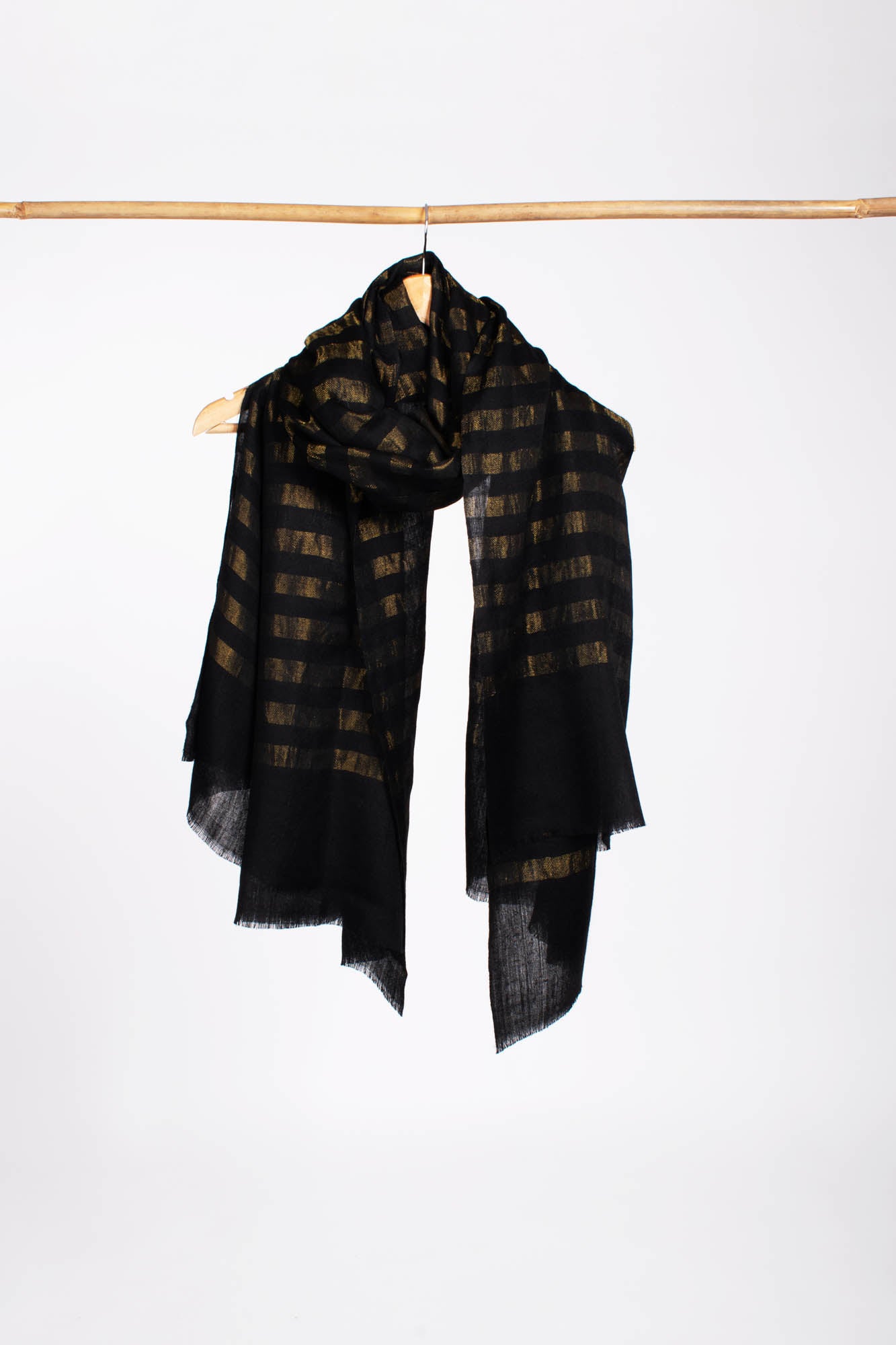 Handgewebter Pashmina-Schal in Schwarzgold - CLIMAX