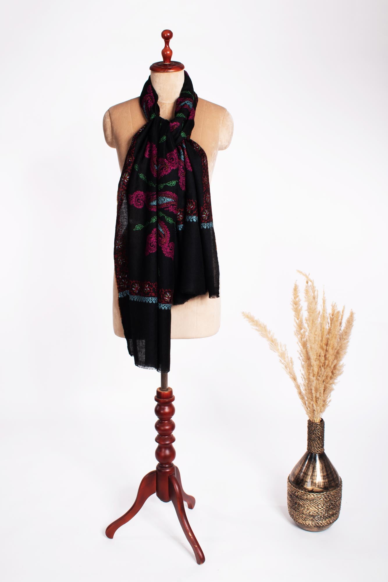 Hand Embroidered Sozni Kashmiri Cashmere Scarf in Black - ANDALUSIA