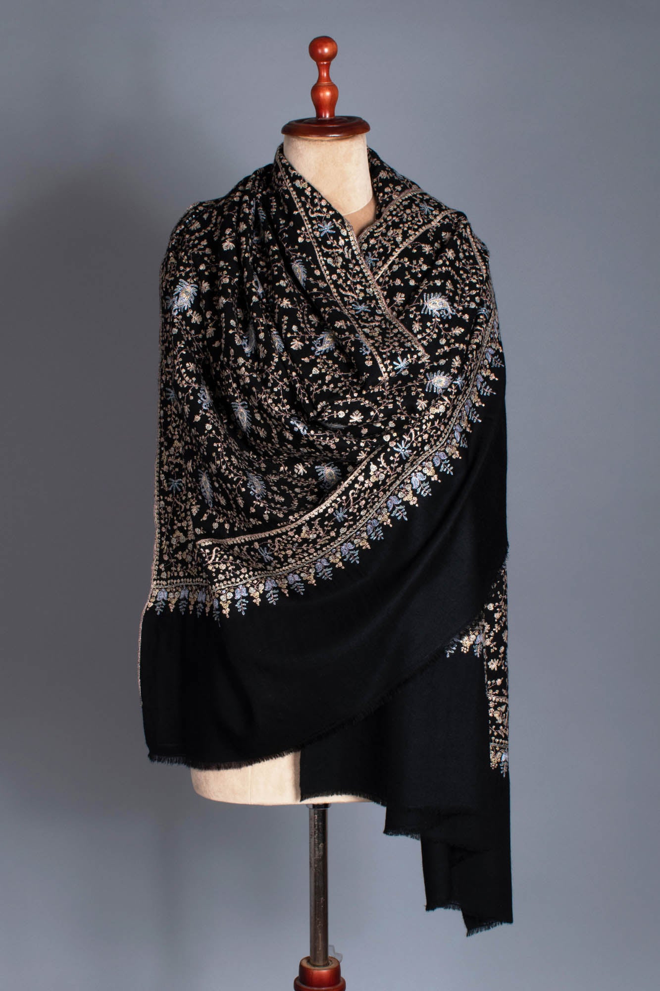 Châle Pashmina Noir à Sozni Jali - PENRYN