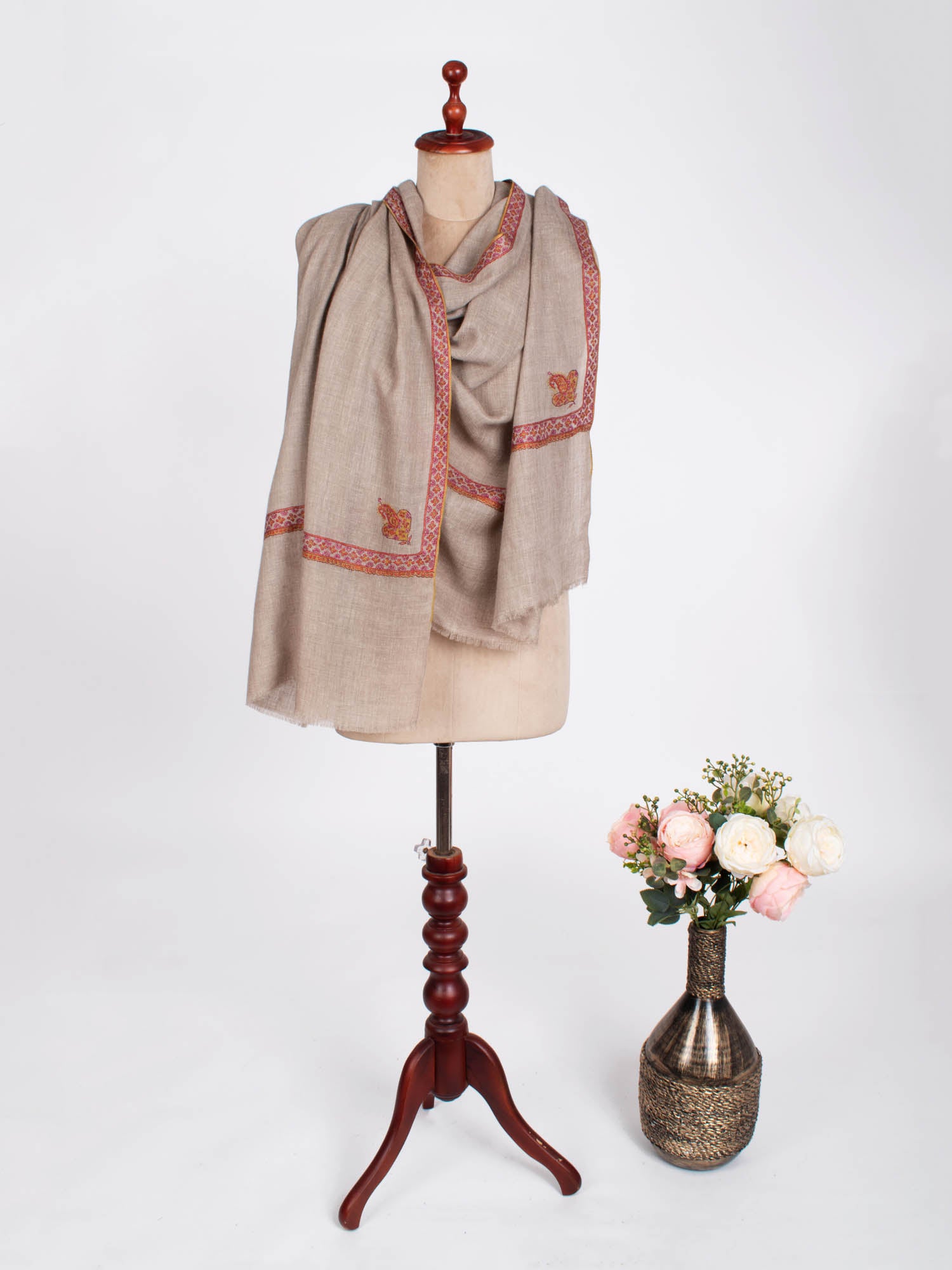 Scialle Pashmina ricamato Hashia Kashmiri grigio