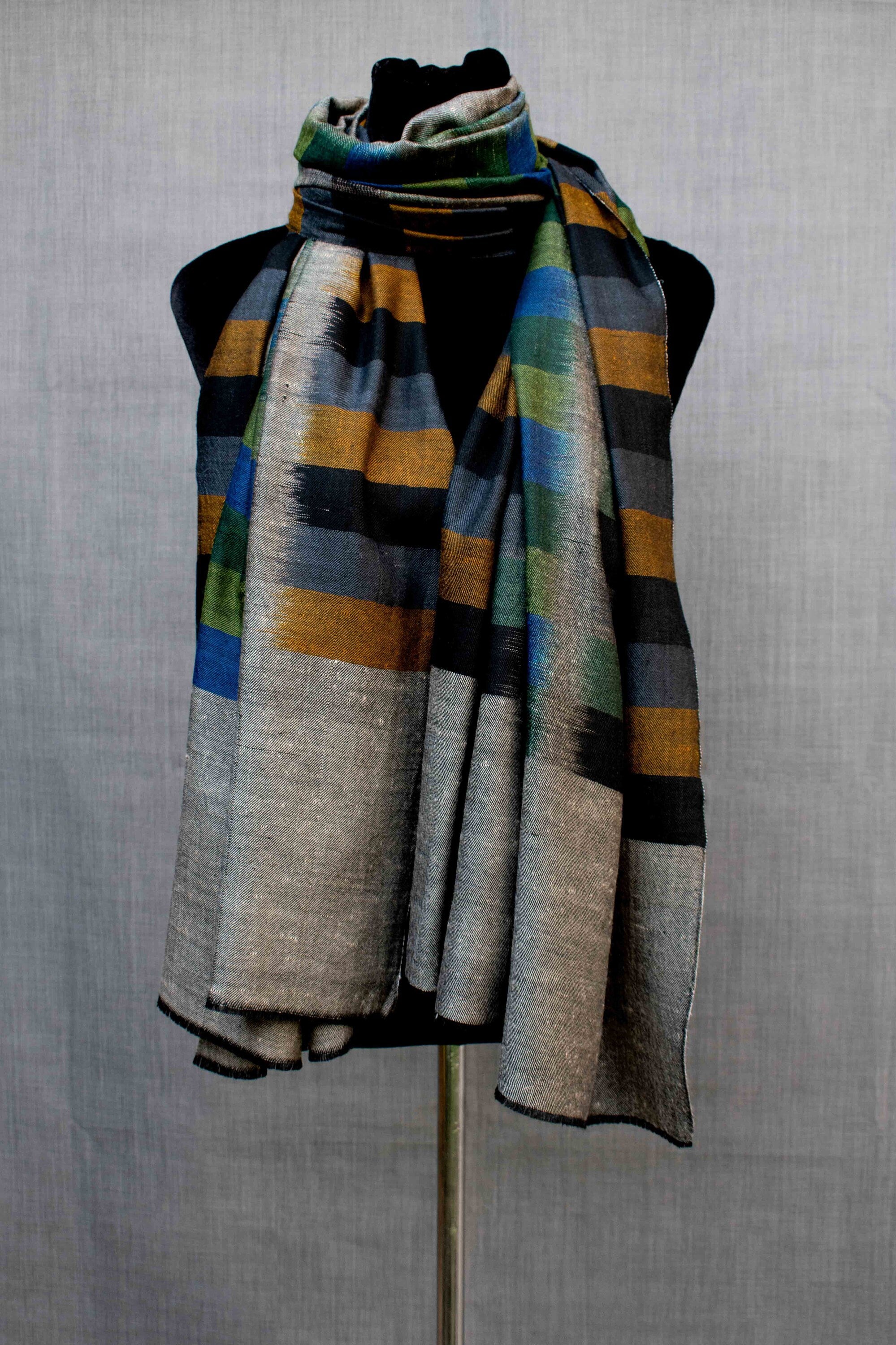 Aasmeen Ikat Pashmina Shawl, made in Kashmir, Space Dyed, Handwoven