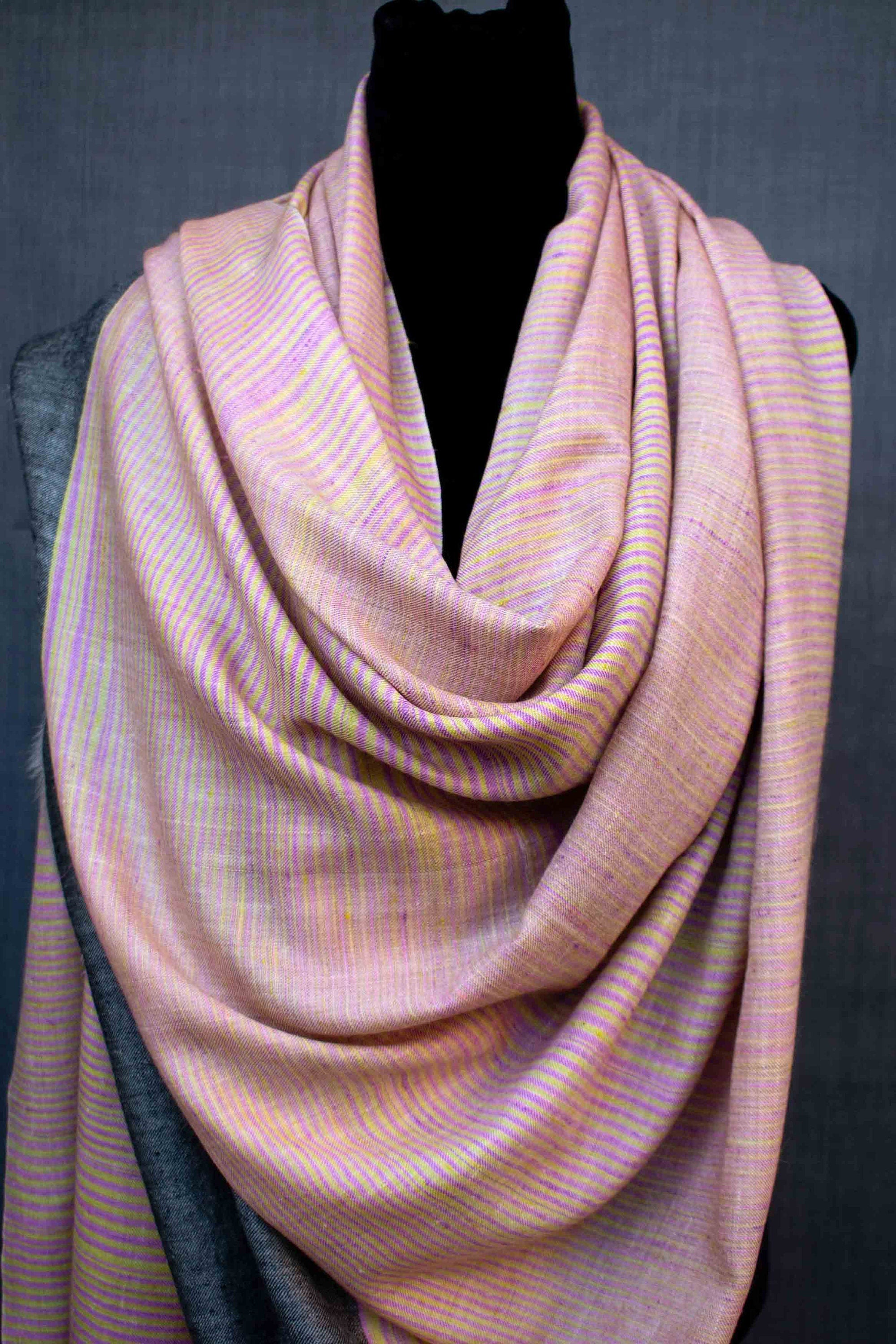 Scialle in pura pashmina con trama Ikat