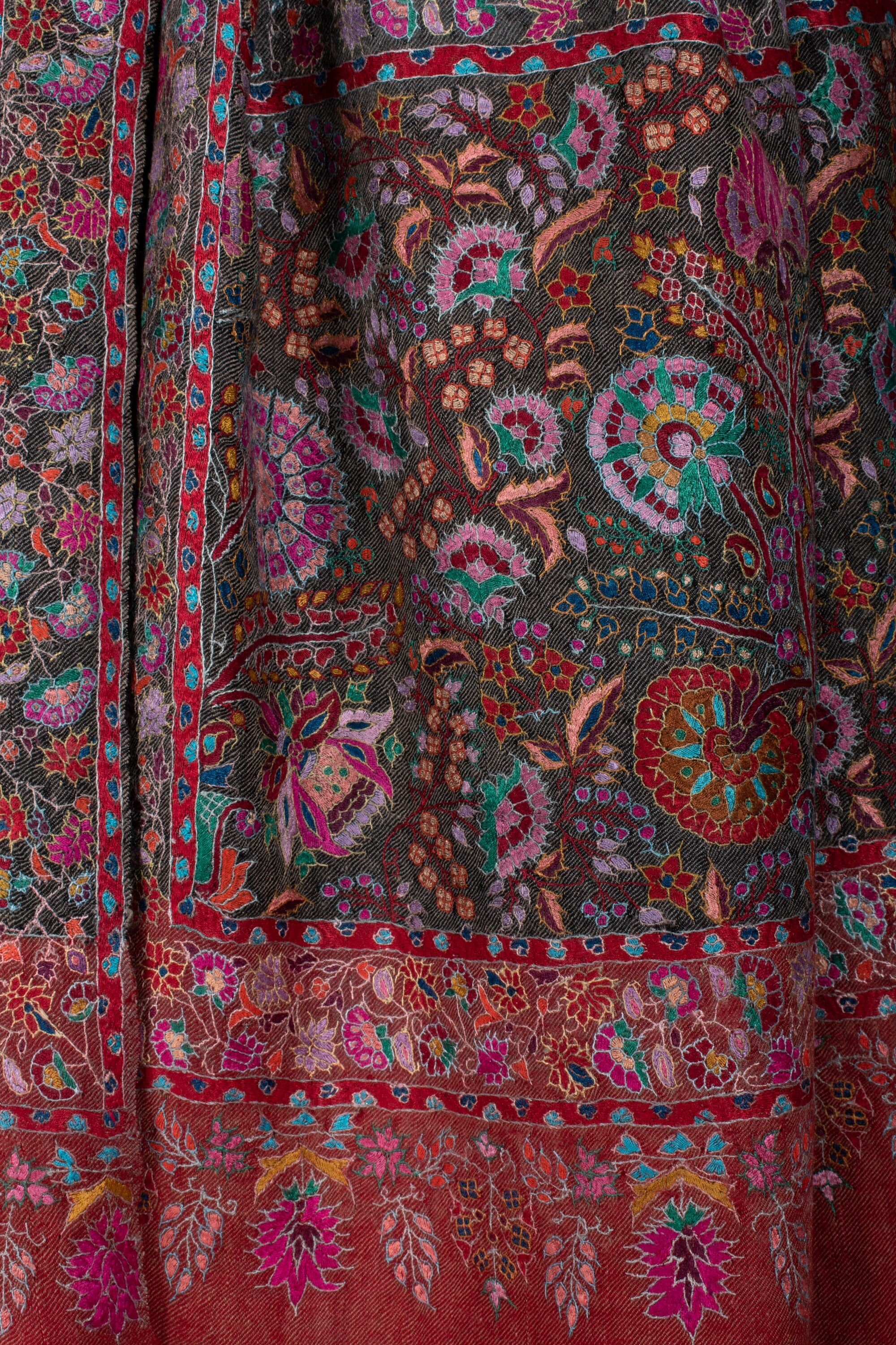 克什米尔·帕什米纳（Kashmiri Pashmina）披肩，豪华印度绣花包裹，红色和黑色，手工刺绣披肩，独家披肩，40x80”  - 子午线