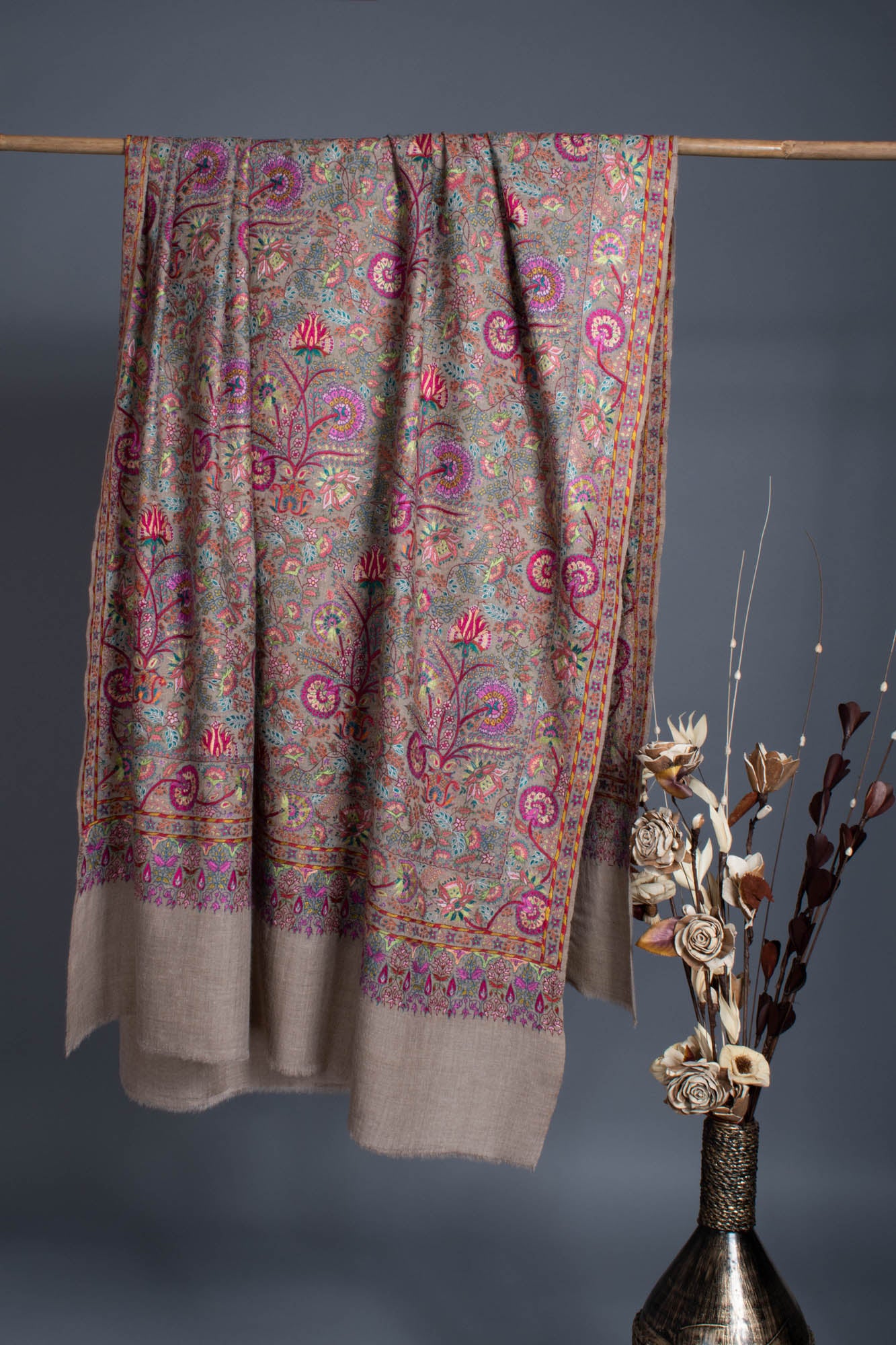 Beige Mughal Motif Jamavar Pashmina - REYNOSA