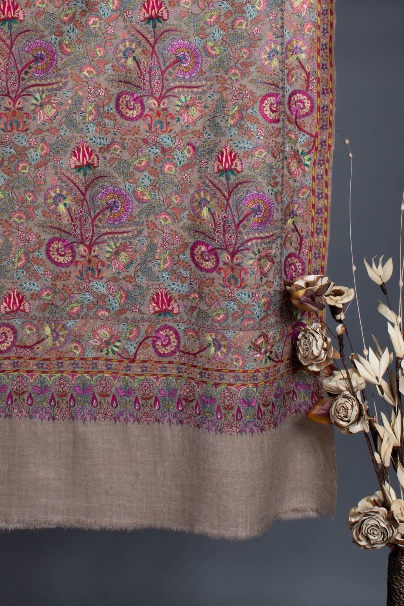 Beige Mughal Motif Jamavar Pashmina - REYNOSA