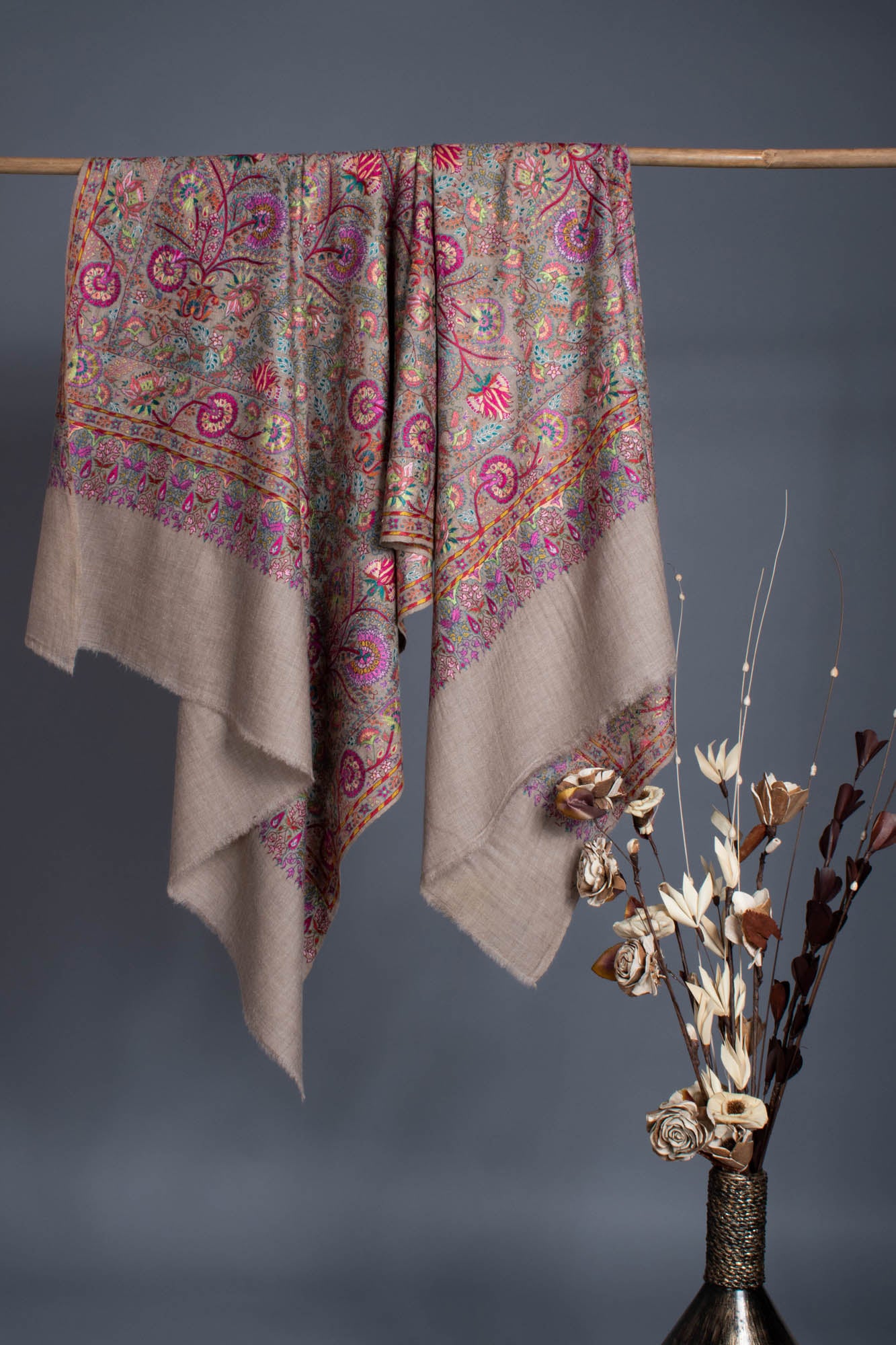 Beige Mughal Motif Jamavar Pashmina - REYNOSA