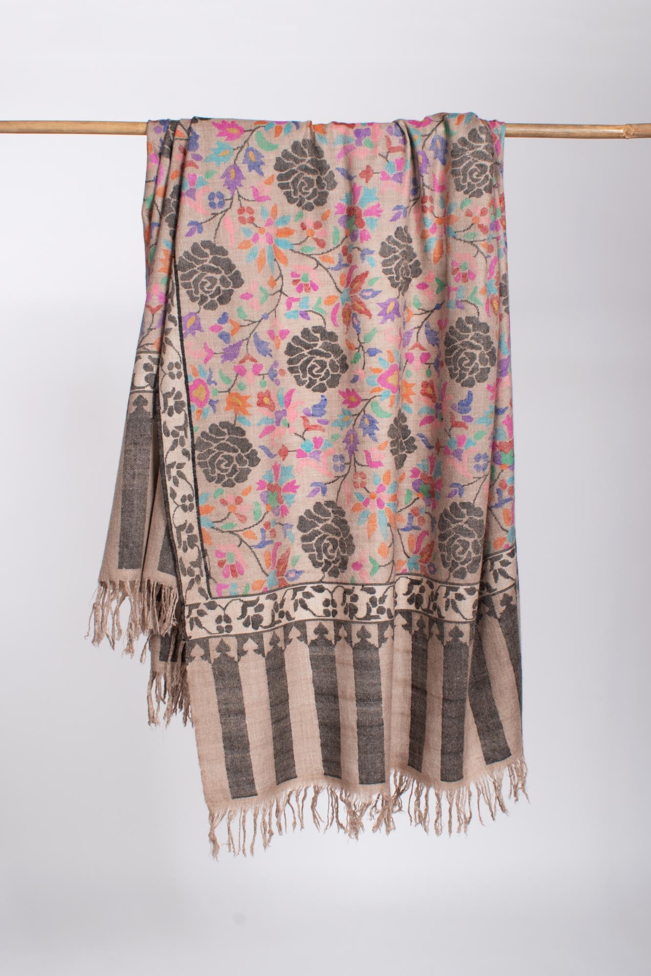 Kani Pashmina shawl di beige floreale a mano floreale - Ramsey