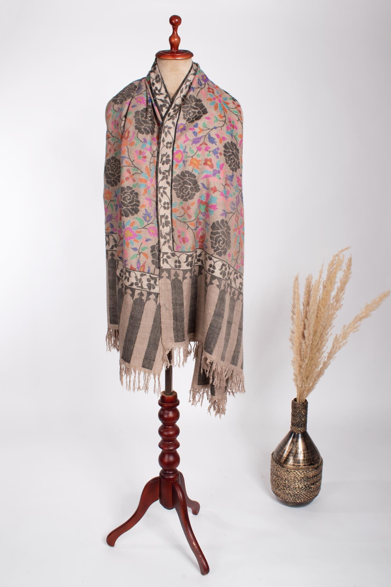 Kani Pashmina shawl di beige floreale a mano floreale - Ramsey