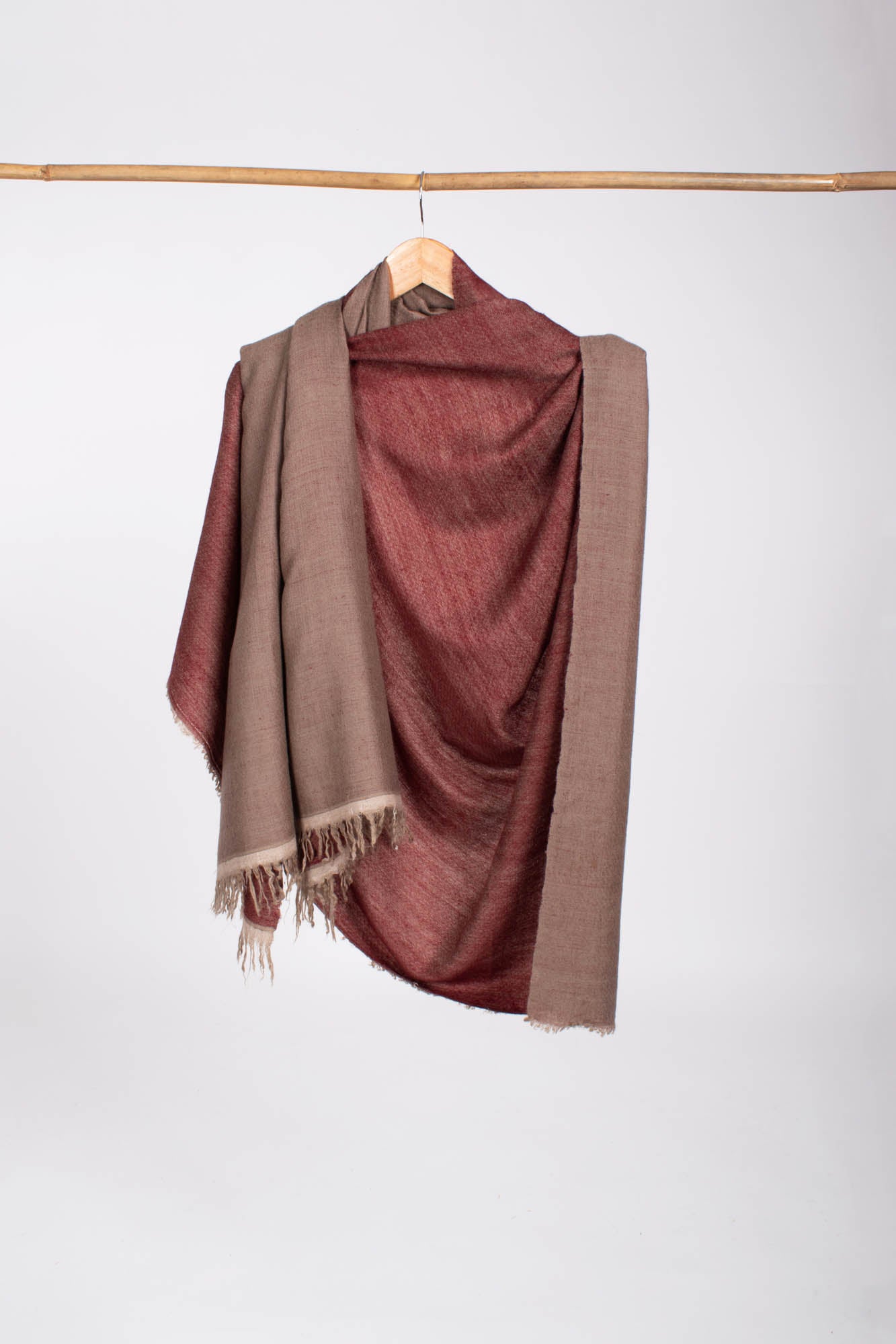 Châle Pashmina double teinte rouge et beige filé à la main - PRESCOTT