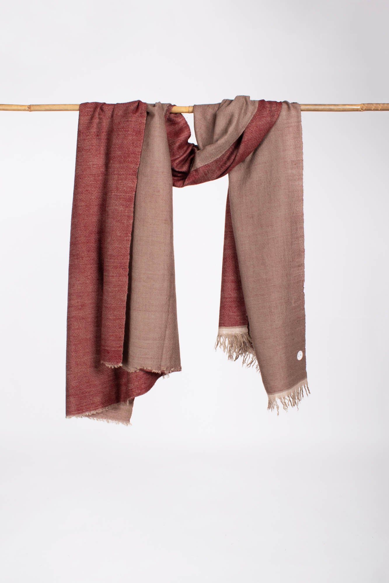 Châle Pashmina double teinte rouge et beige filé à la main - PRESCOTT