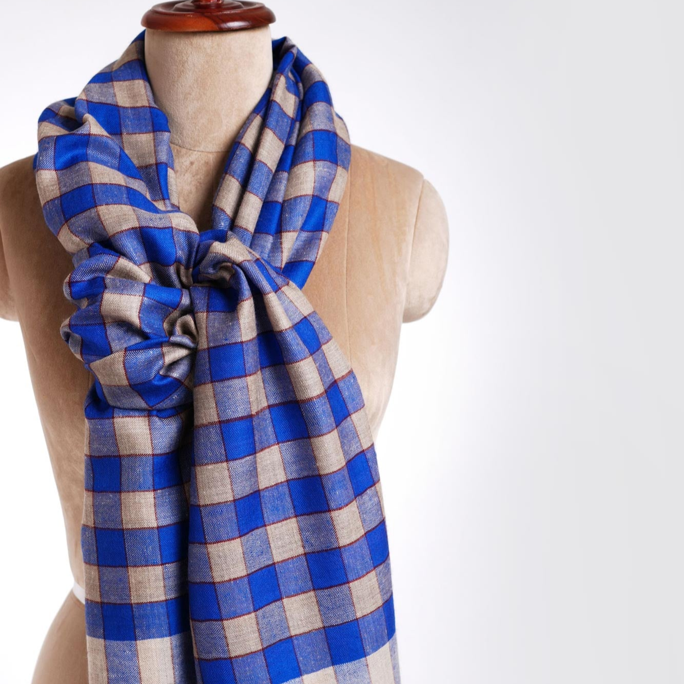 Shahkaar contemporary scarf featuring elegant design and luxurious fabric, showcasing the brand's commitment to high-quality craftsmanship.