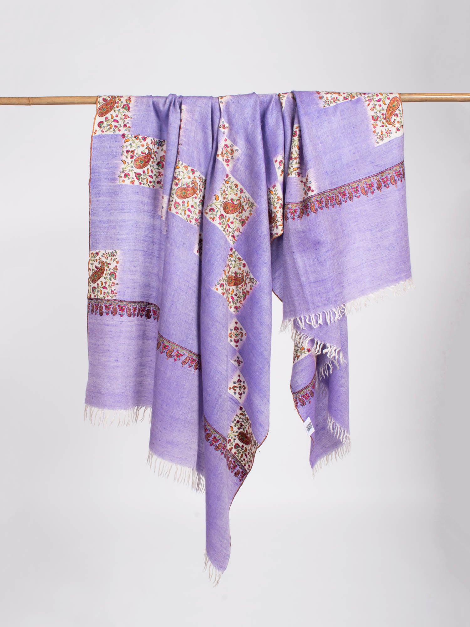 Minimalistic Sozni Embroidered Kashmiri Pashmina Shawl