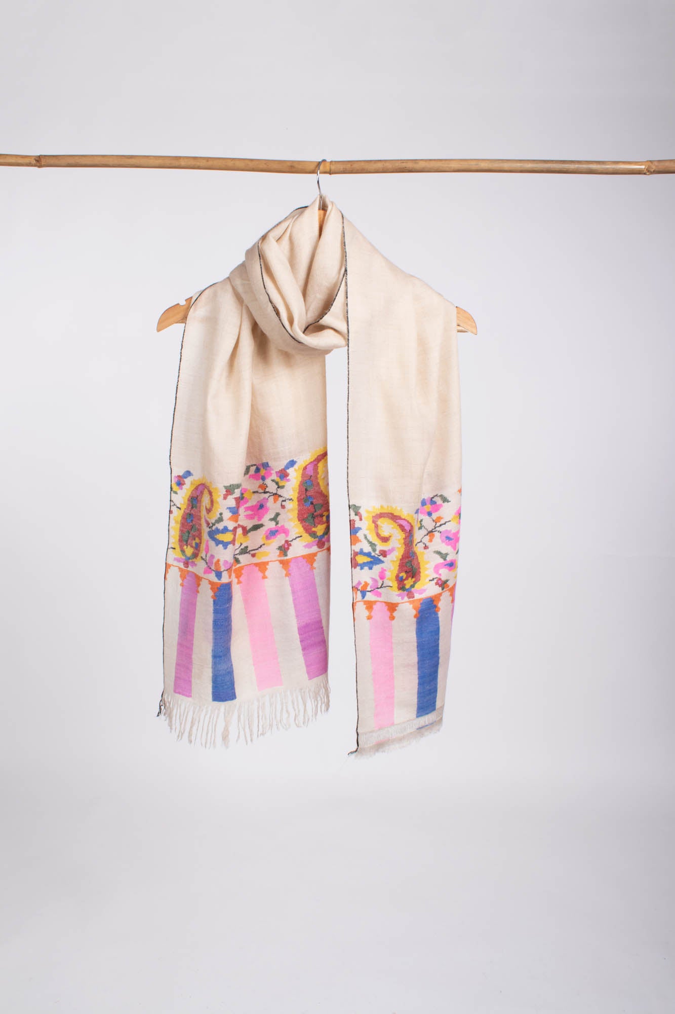 White Paisley Kani Cashmere Scarf - TUSKEGEE