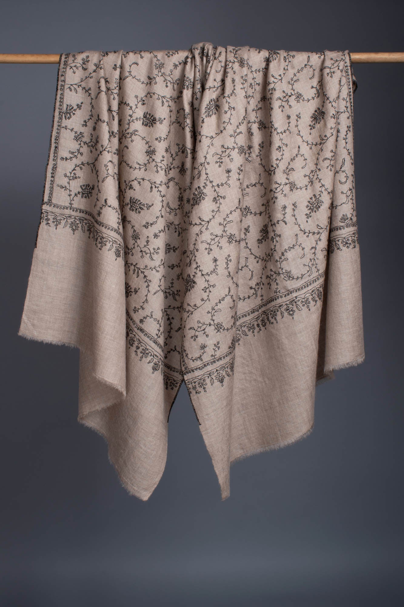 Scarpe de pashmina beige et noire Cachemire - Kaysrsrsberg