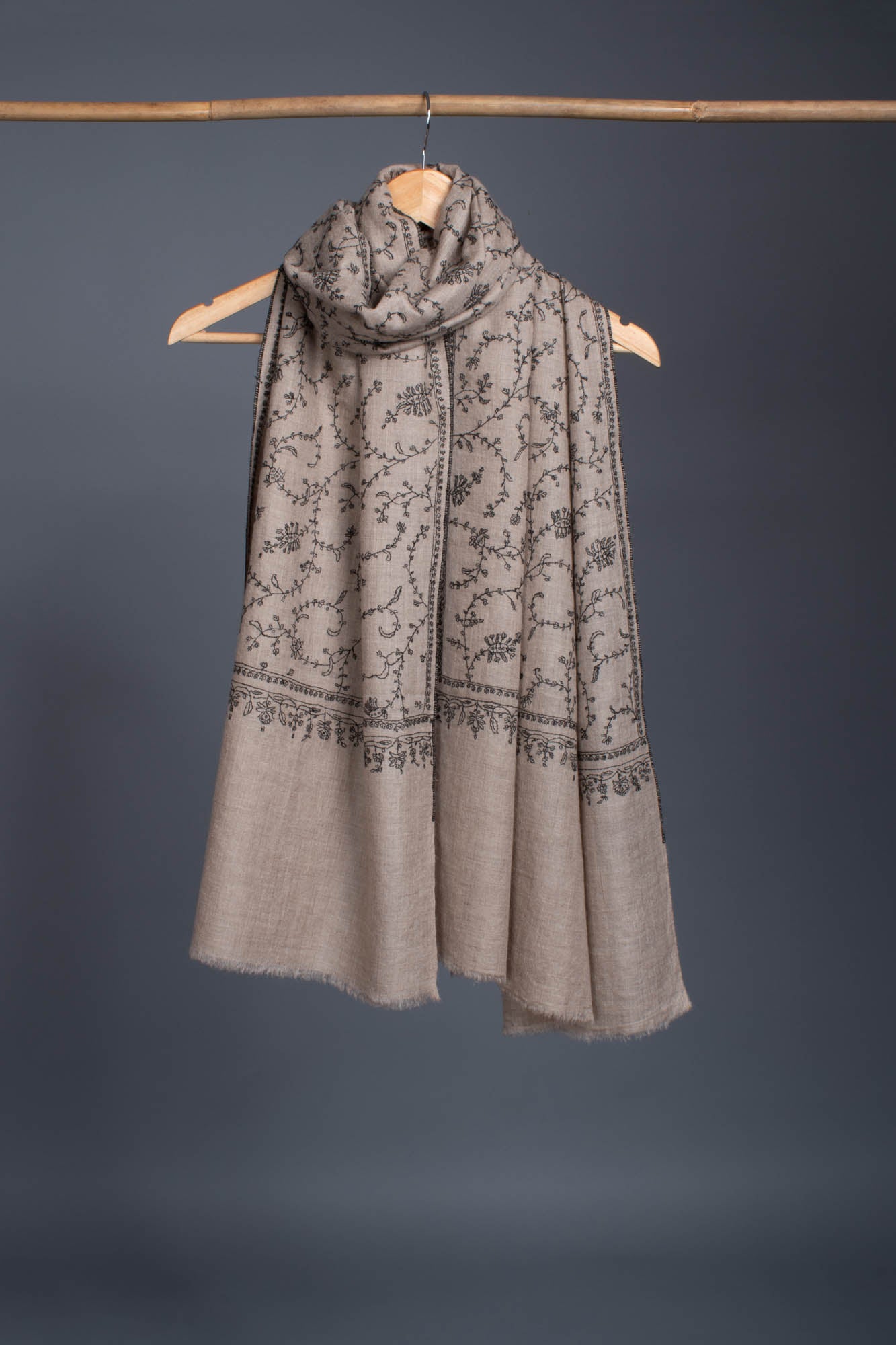 Scarpe de pashmina beige et noire Cachemire - Kaysrsrsberg