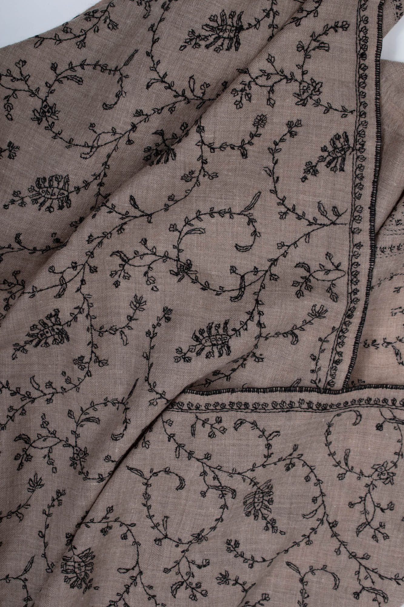 Scarpe de pashmina beige et noire Cachemire - Kaysrsrsberg