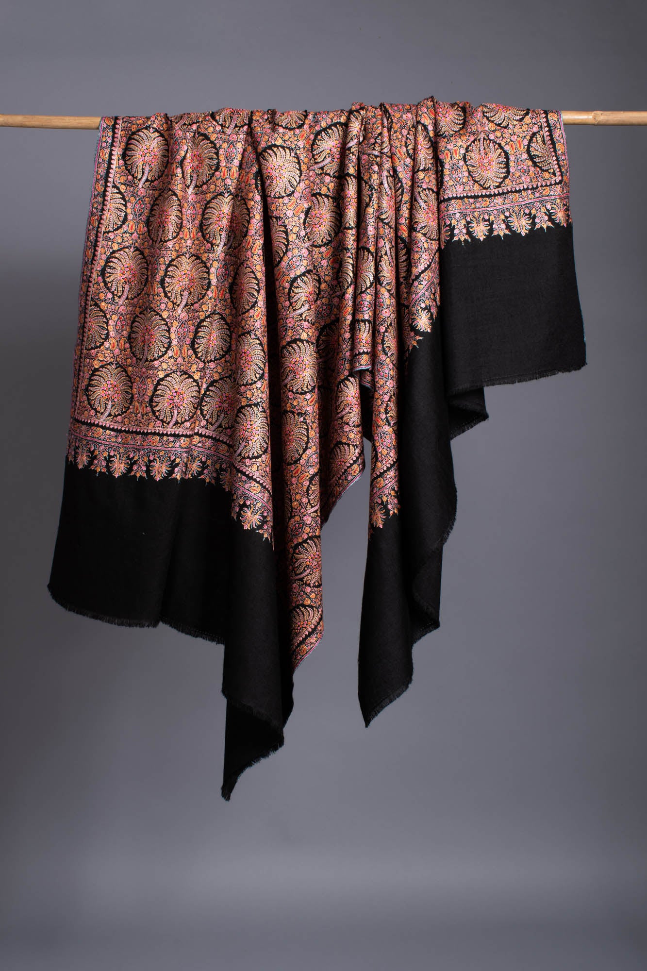 Pashmina Shawl ricamato in seta nera - Abbas