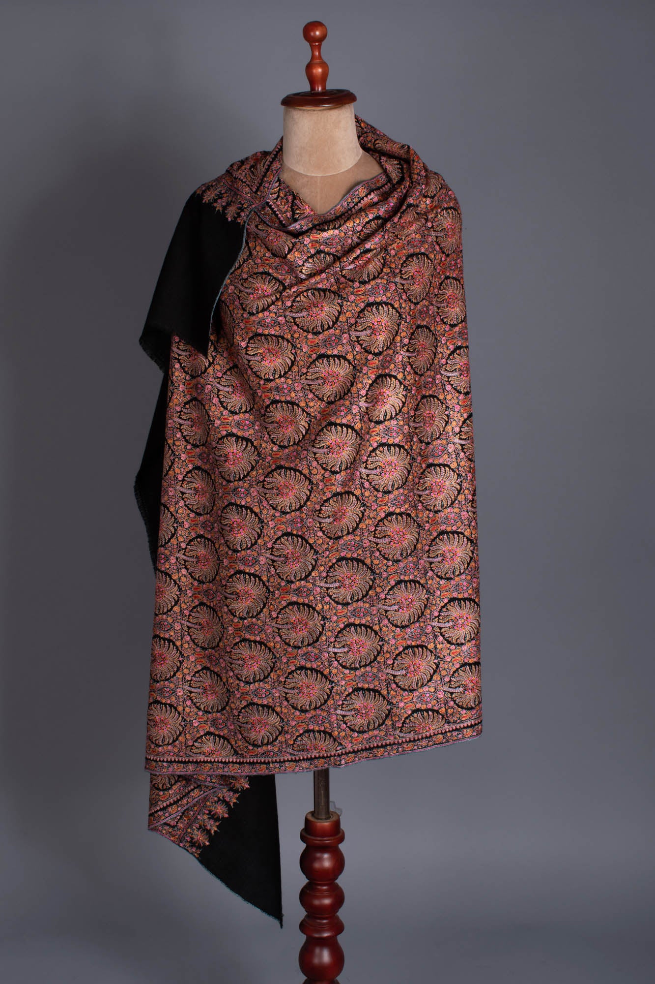 Pashmina Shawl ricamato in seta nera - Abbas