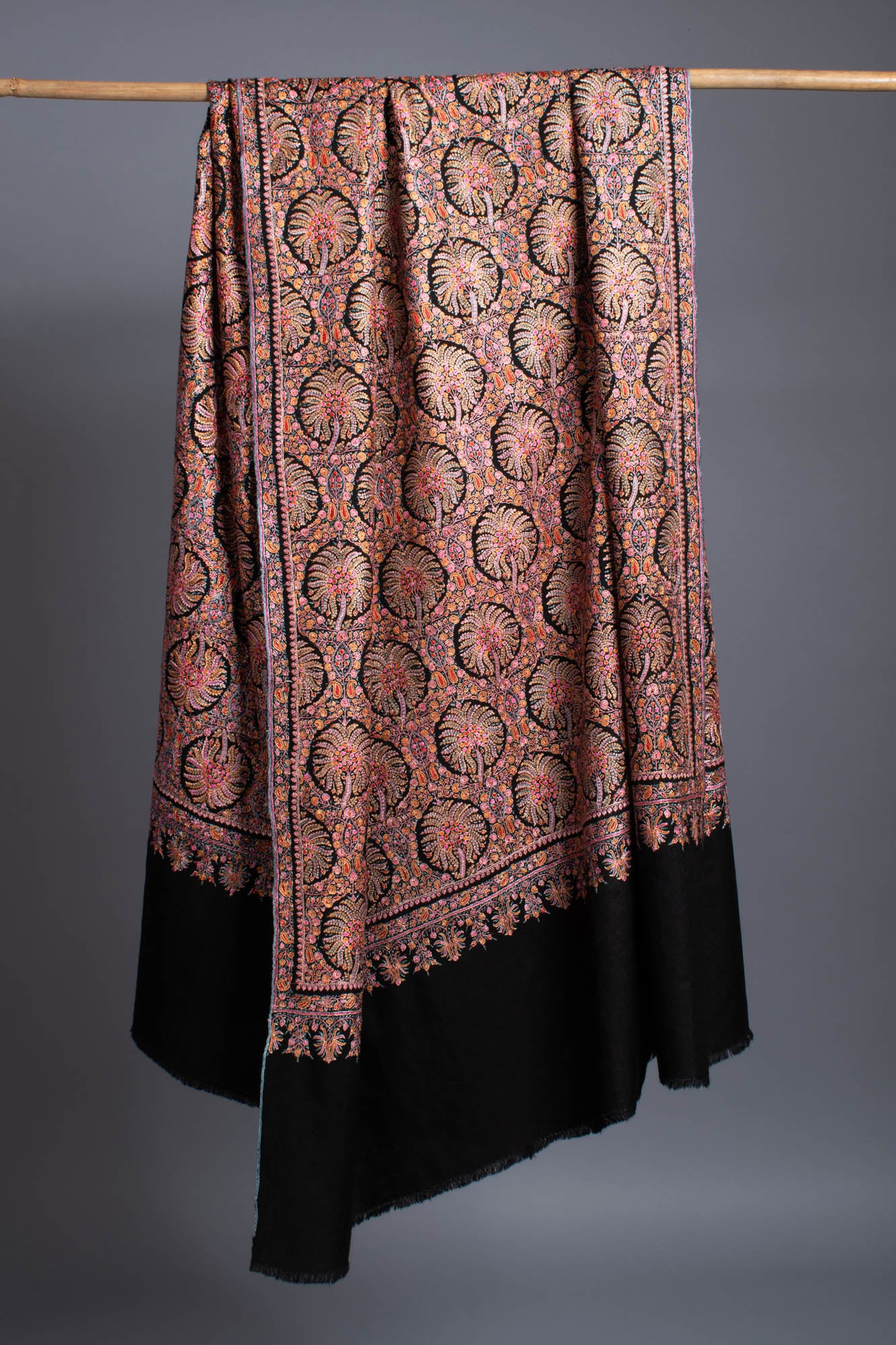 Pashmina Shawl ricamato in seta nera - Abbas