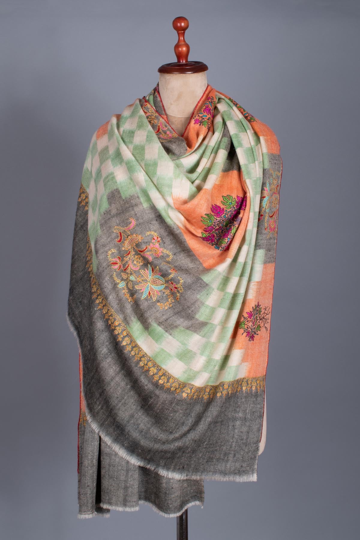 Handloomed Pure Pashmina Shawl with Sozni - THASOS