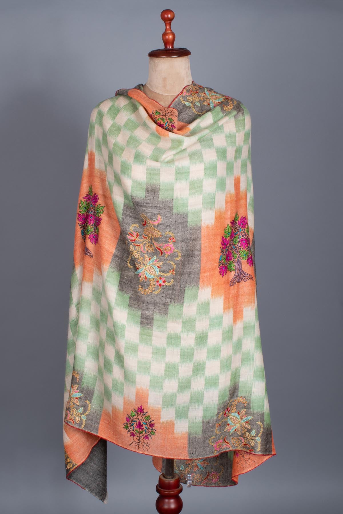 Handloomed Pure Pashmina Shawl with Sozni - THASOS